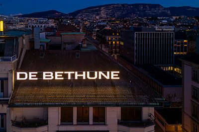 Illuminated signs Geneva De Bethune